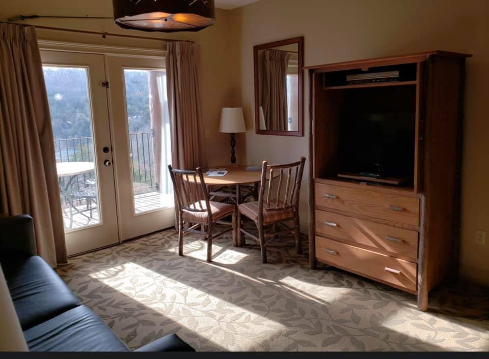 AUGUST 24-28( 5d/4n)Summer @Big Cedar Wilderness STUDIO sleeps up to 4