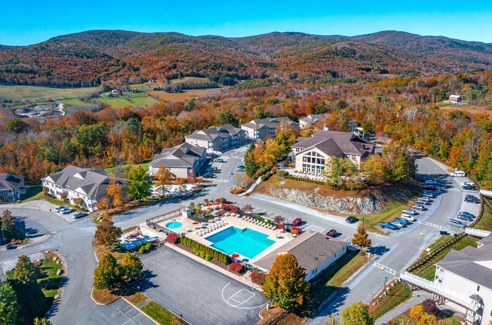 OCTOBER WEEKS~Vacation Village in the Berkshires Resort -1BR CONDO~MA~ SLPS 4