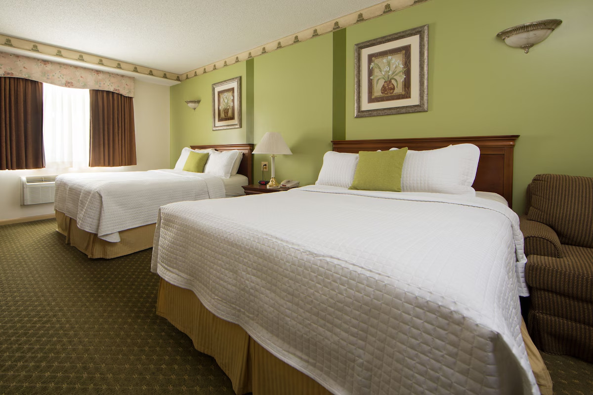 Villa Roma Resort Lodges – 7-Night Stay – Catskills NY – Winter Escape ❄️