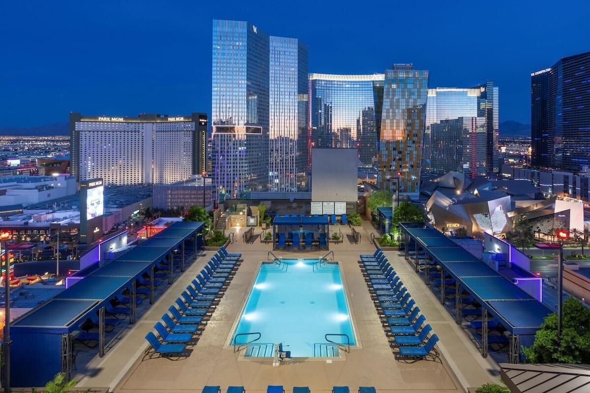 FORMULA 1 WEEK NOV 18 TO NOV 25 Studio Room Timeshare for rent 