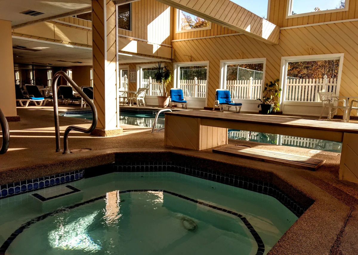 CATHEDRAL LEDGE RESORT FEB 8-15 2026 – 2 BEDROOM CONDO WITH LOFT SLEEPS 8