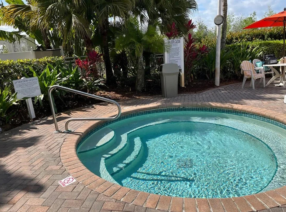 NOV DEC WEEKS~Vacation Village at Bonaventure ~South FL~2 BR CONDO