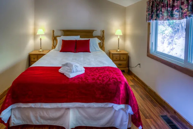 Club Chalet Gatlinburg TN. 2BR 2BA 7-Nights, August 2-9, 2026 Pool passes