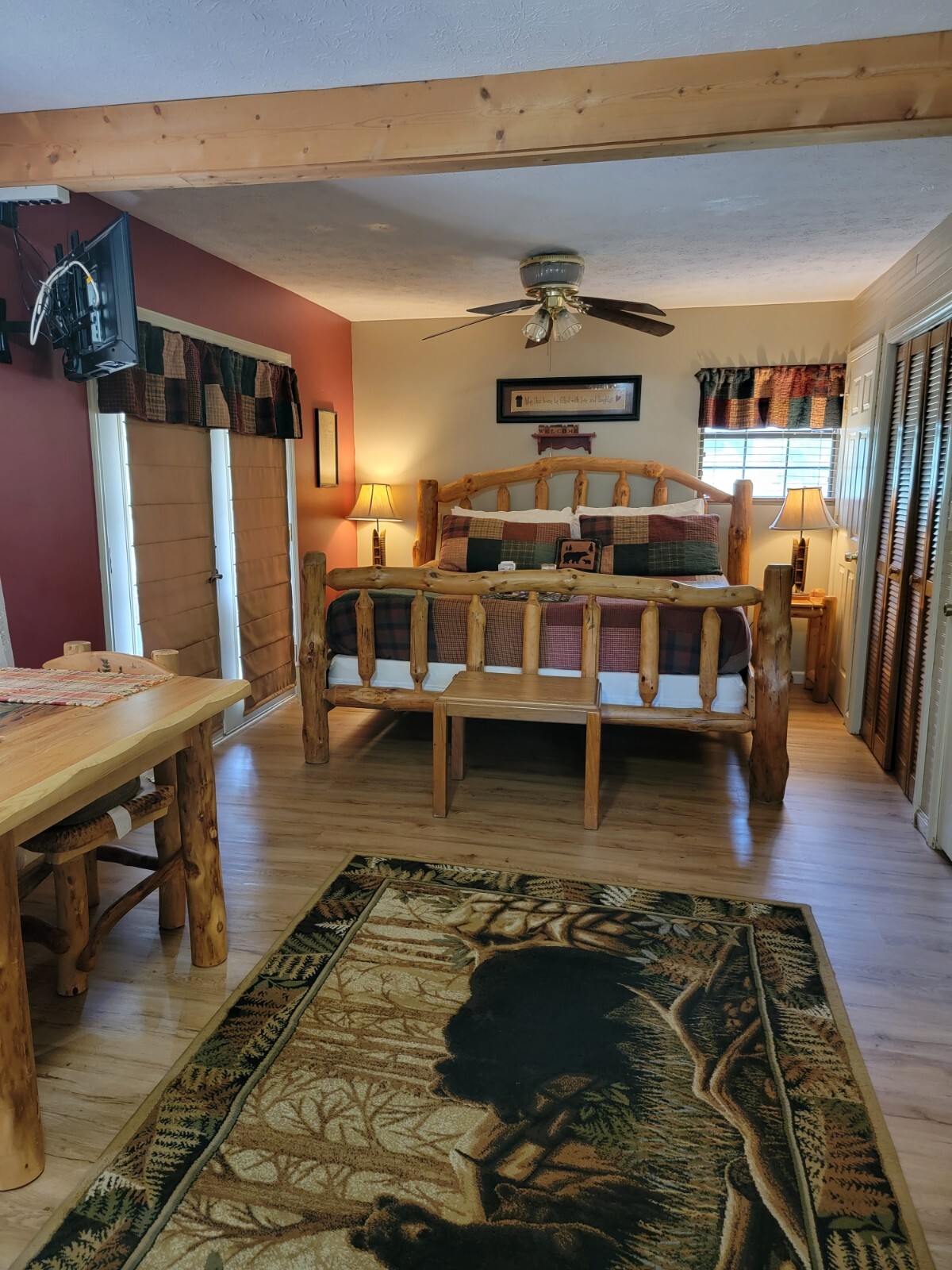 Budget Vacation Rental for 2 Pigeon Forge, Smokey Mountains of East Tennessee