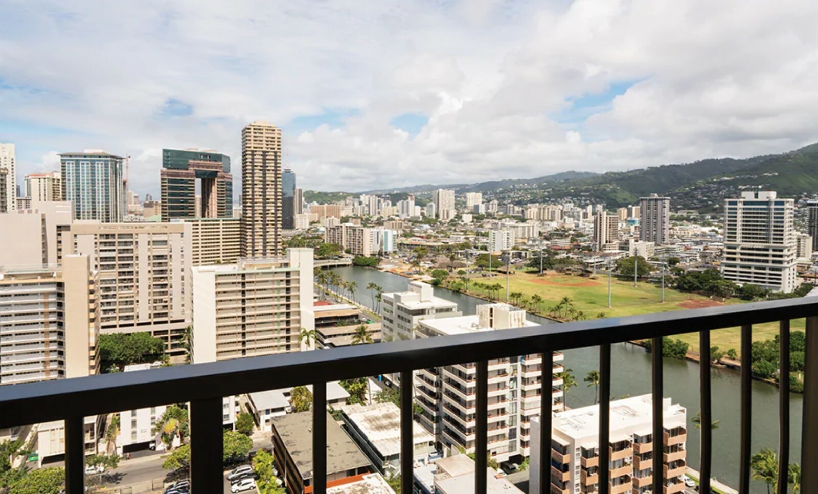 Club Wyndham Royal Garden at Waikiki Honolulu Hawaii Hotel ANY 5 Night 2023 1BR