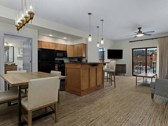 Wyndham Great Smokies Lodge. 1BR Deluxe 6/1 – 6/5 4 Nights
