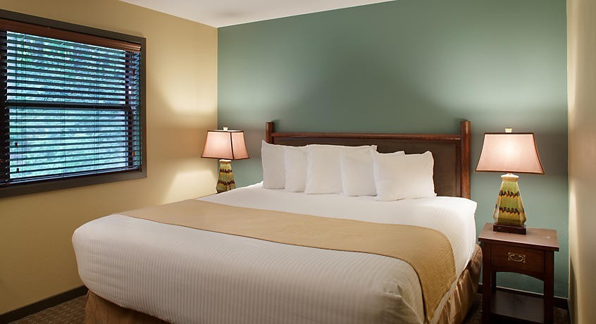 CHRISTMAS MOUNTAIN, WISCONSIN DELLS, 2 BEDROOM COTTAGE, SLEEPS 6, AUGUST 4-6