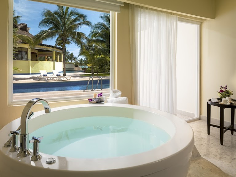 RIVIERA MAYA Mexico 5 days/4 nights ALL INCLUSIVE (meals, drinks, and alcohol)
