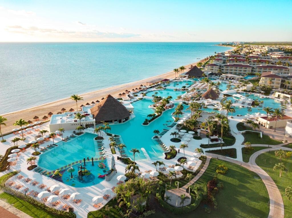 Moon Palace Sunrise or Nizuc Vacation Package Inquiry (Diamond Affiliates)