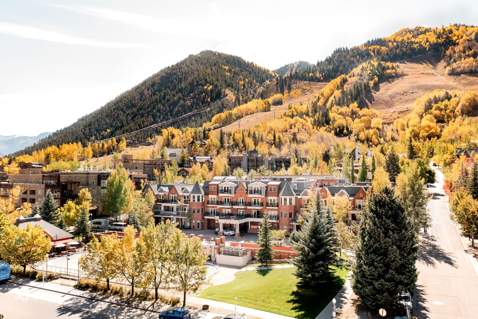 Aspen Mountain Residences 1 BR Condo Rental – Nov 28 – Dec 5, 2026 SKI WEEK!