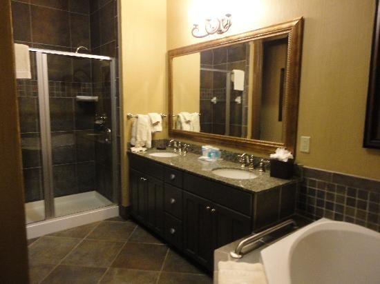 Wisconsin Dells, Wyndham @ Glacier Canyon, 2 Bedroom Del. July 2-5th (3 nights)