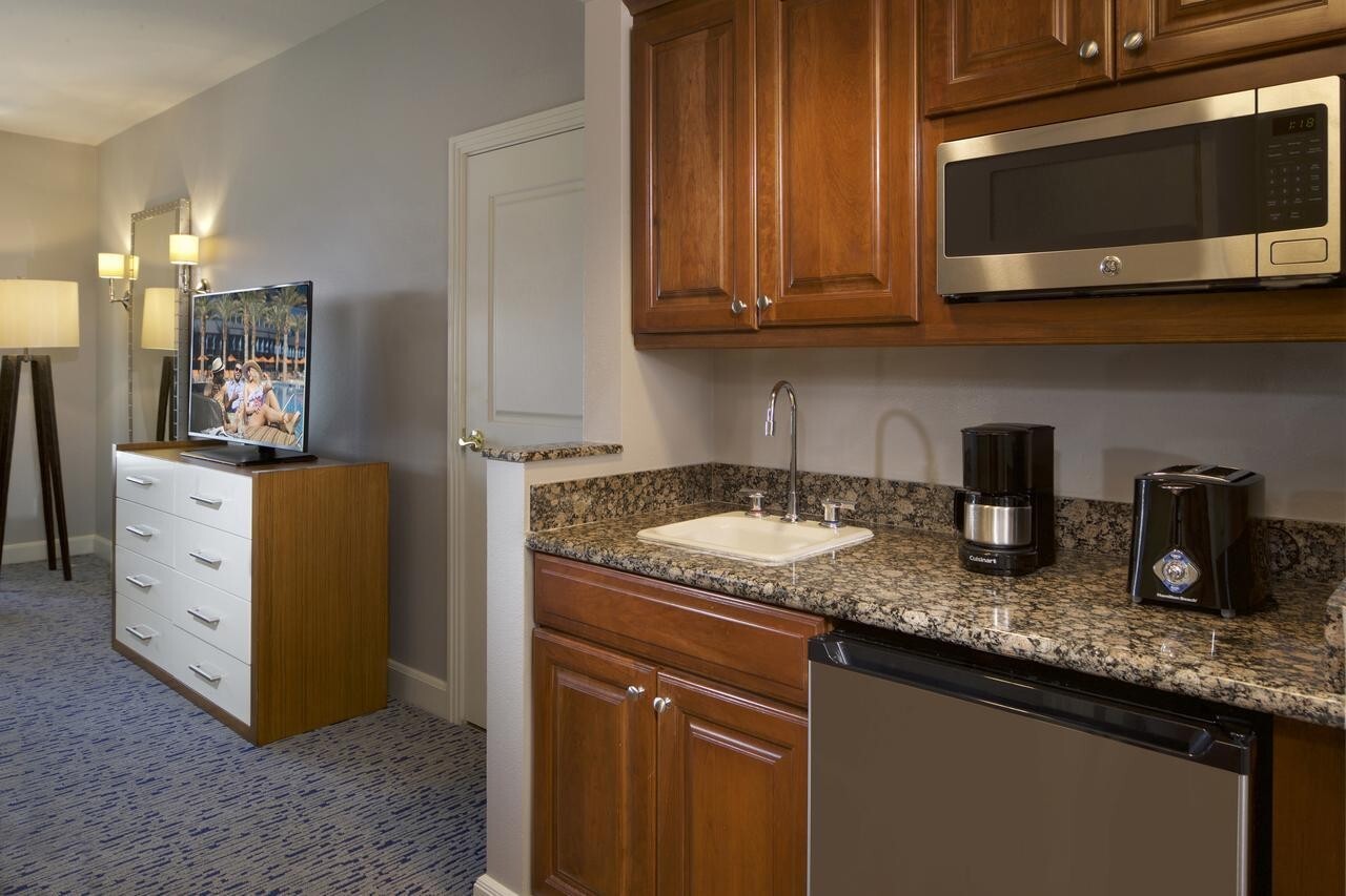 HILTON GRAND VACATIONS ON THE BOULEVARD – 1BR SELECT DATES