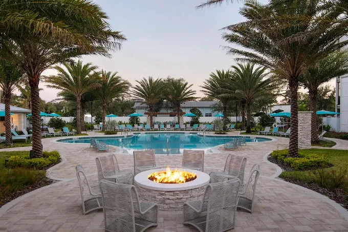 Biketoberfest 2025 Daytona Beach shores RENTAL! Sleeps 6 RIVER AND POOL VIEW!