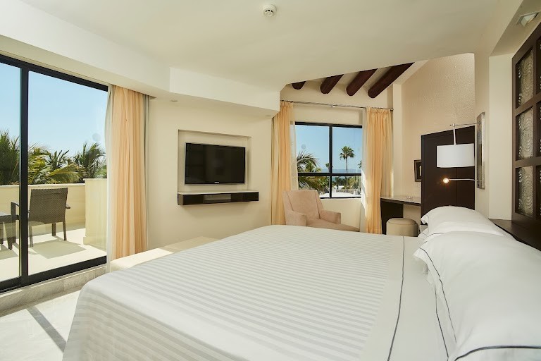 Puerto Vallarta Mexico 5 days/4 nights ALL INCLUSIVE meals drinks and alcohol
