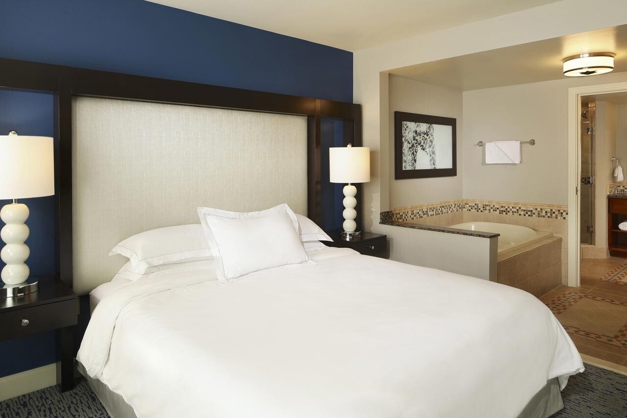 HILTON GRAND VACATIONS ON THE BOULEVARD – 1BR SELECT DATES