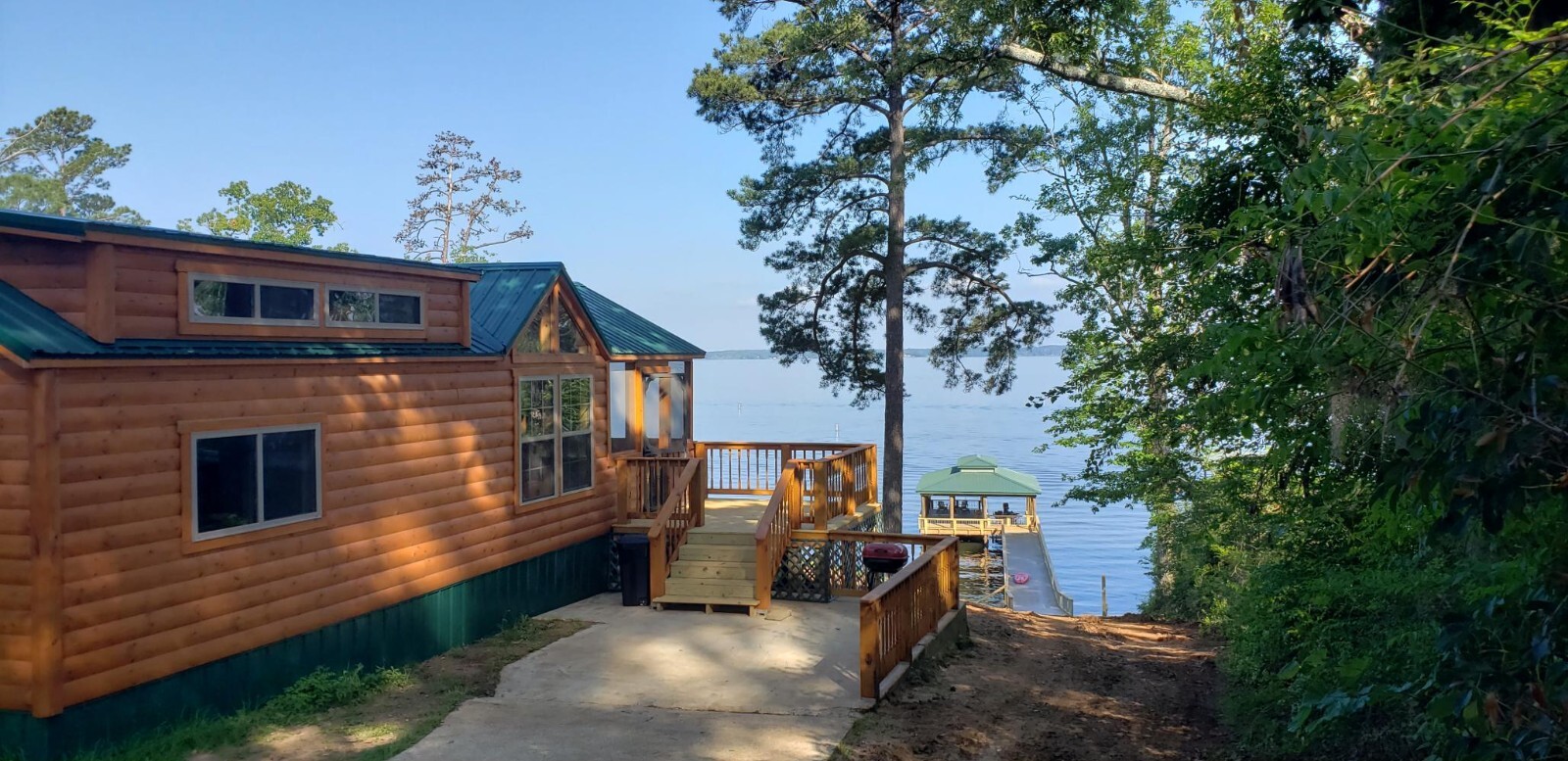 Toledo Bend Lakefront Vacation Rental Cabin – Boathouse, Sunsets, Water Sports