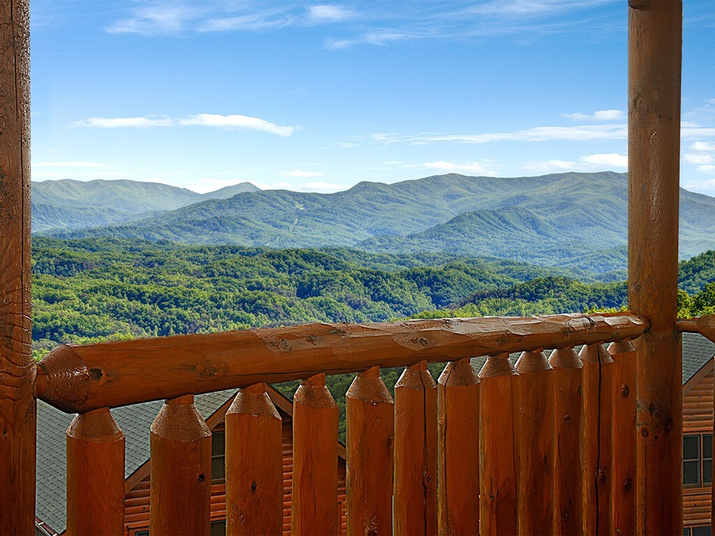 Nothin But Views Sevierville Cabin Rental, 2 beds 2 bath, gorgeous mountain view