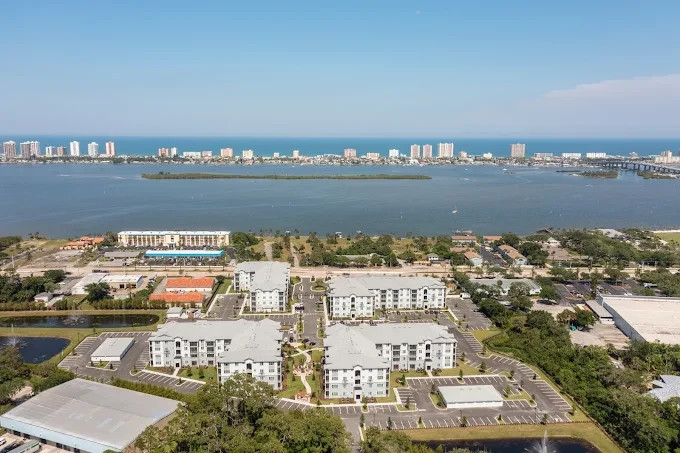 Biketoberfest 2025 Daytona Beach shores RENTAL! Sleeps 6 RIVER AND POOL VIEW!