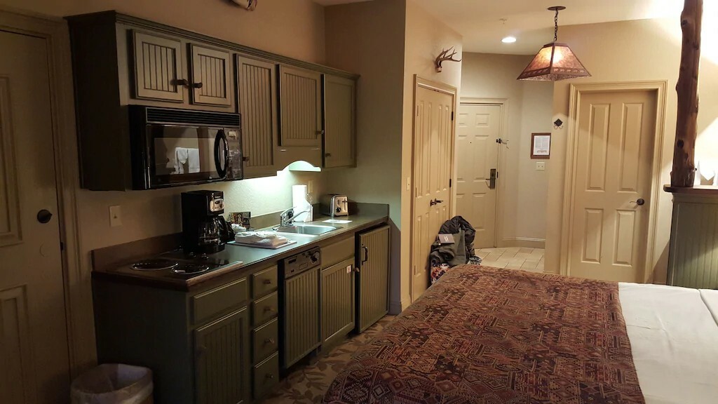 AUGUST 24-28( 5d/4n)Summer @Big Cedar Wilderness STUDIO sleeps up to 4