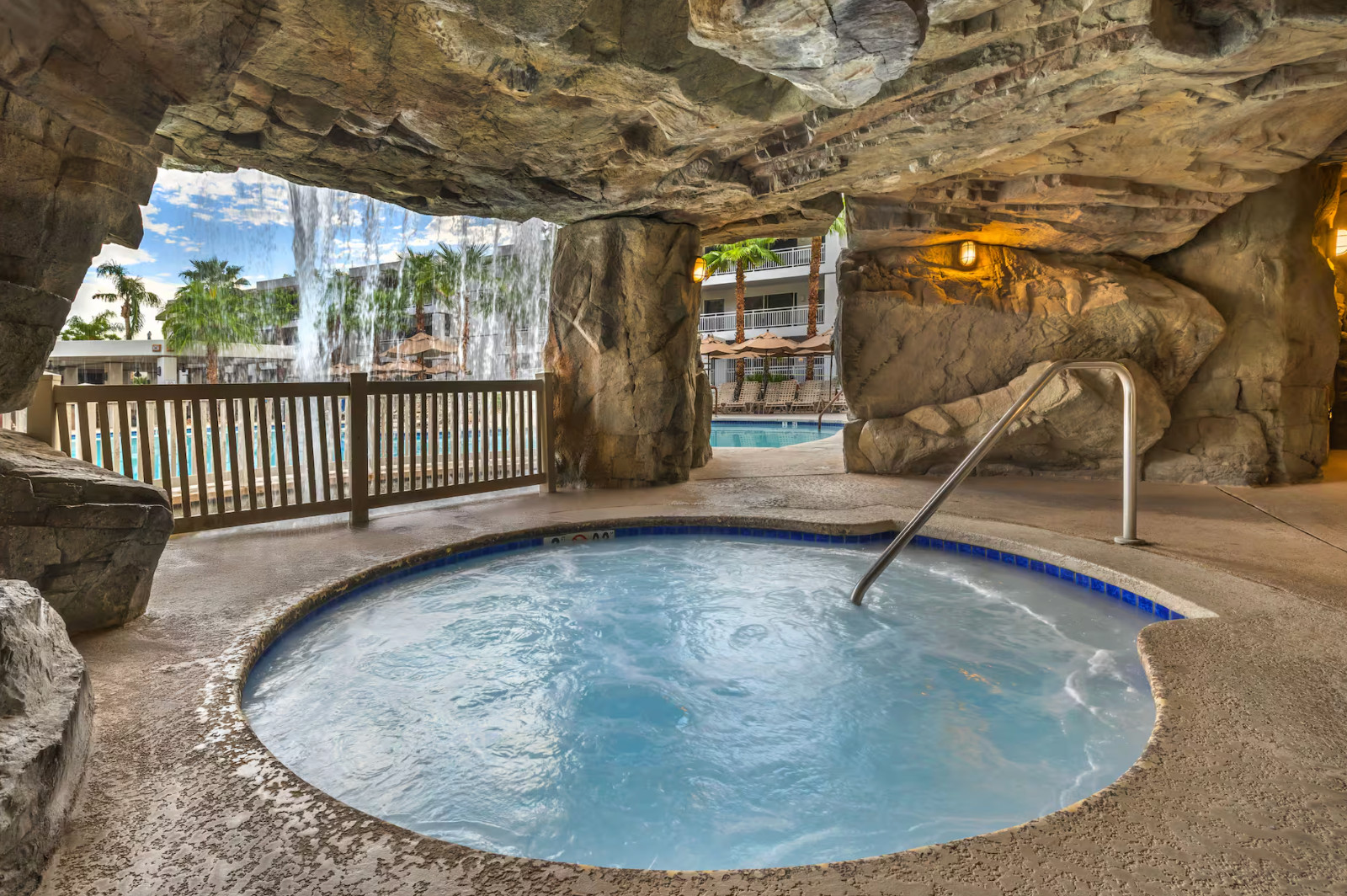 Palm Canyon Resort ~ Palm Springs, CA ~ 1BR/Sleeps 4 ~7Nts JUN/JUL/AUG/SEPT 2026