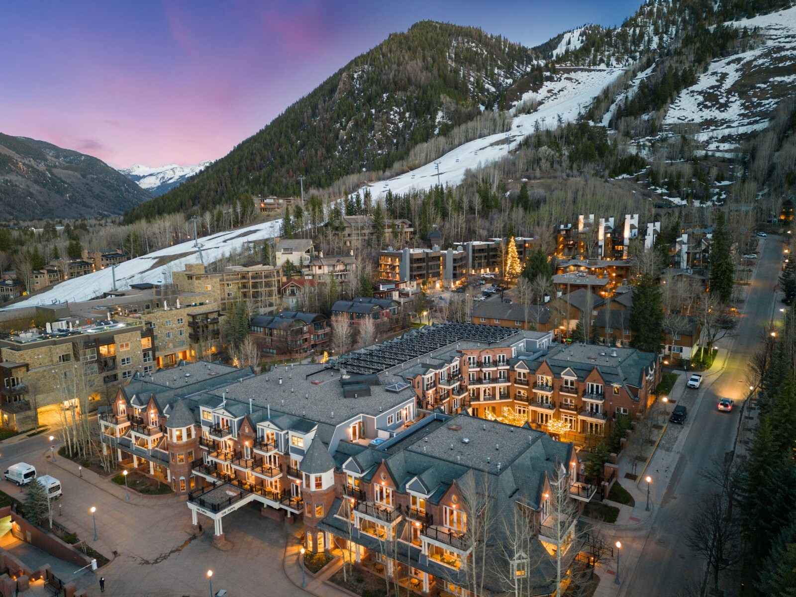 Aspen Mountain Residences 1 BR Condo Rental – Nov 28 – Dec 5, 2026 SKI WEEK!