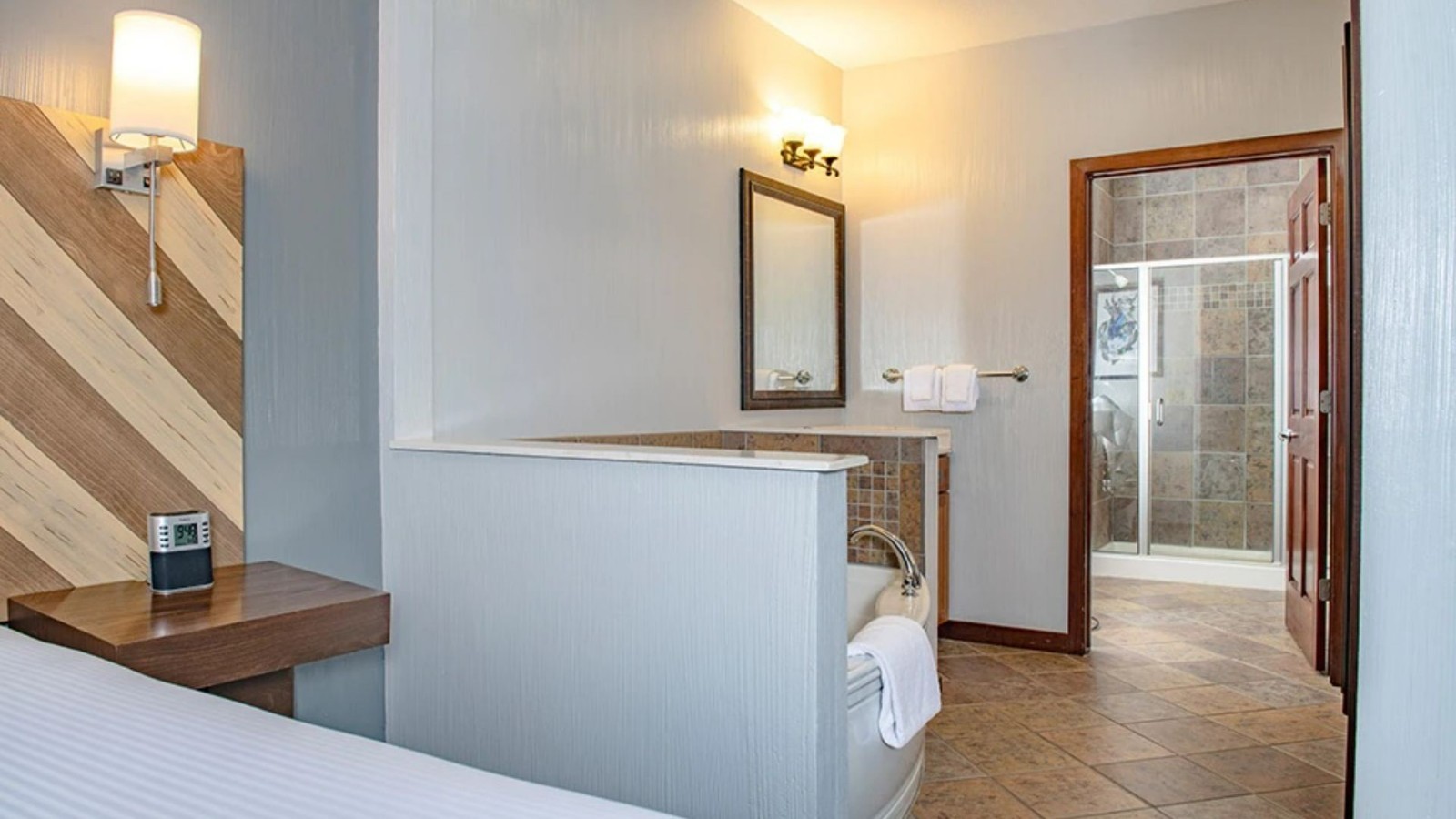 Wisconsin Dells, Wyndham at Glacier Canyon, 1 Bedroom Deluxe, July 24-26