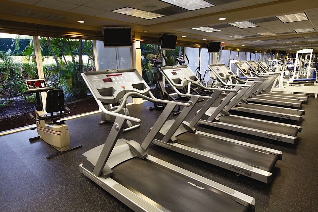 Ft Lauderdale 10 day golf vacation 11/04 – 11/14. 4 bdrm Presidential sleeps 12