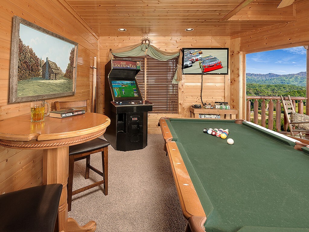 Nothin But Views Sevierville Cabin Rental, 2 beds 2 bath, gorgeous mountain view