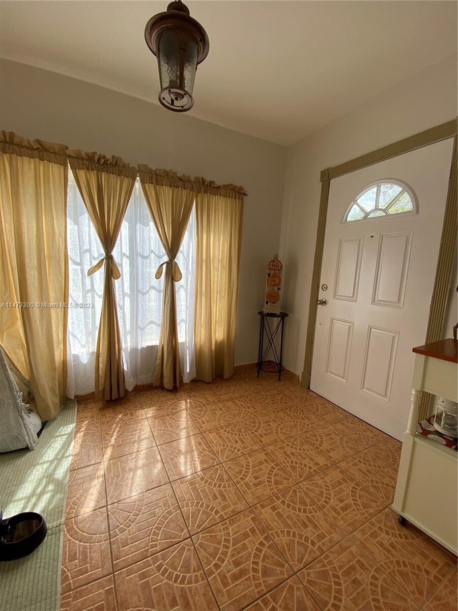 4/2 House for Rent in North Miami Beach