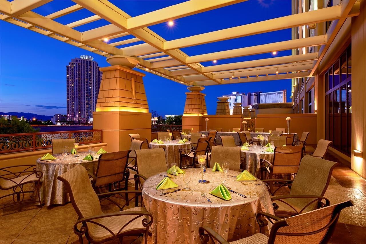 HILTON GRAND VACATIONS ON THE BOULEVARD – 1BR SELECT DATES