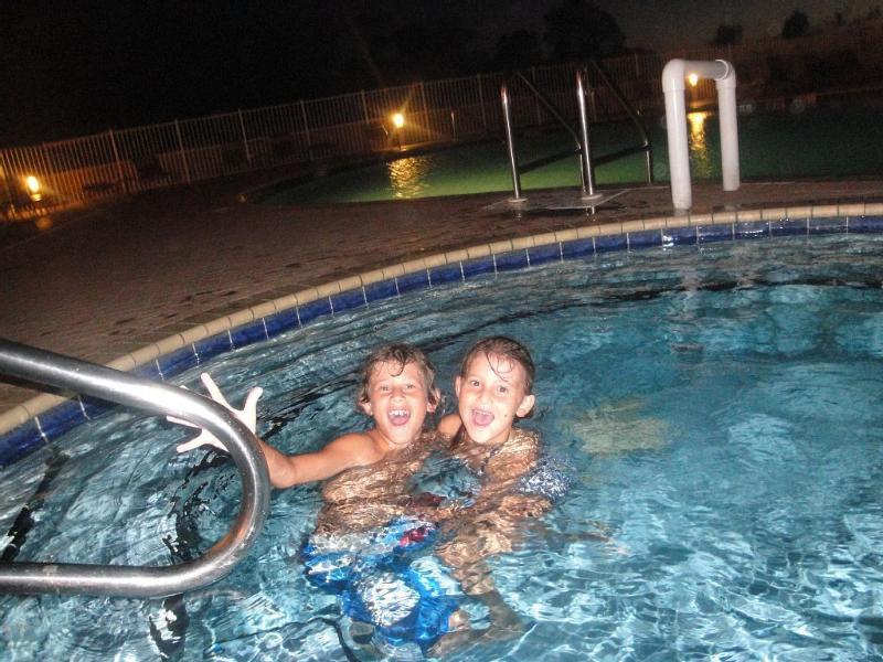 PCB Laketown Resort 2BR +bunk +5 pools February Special