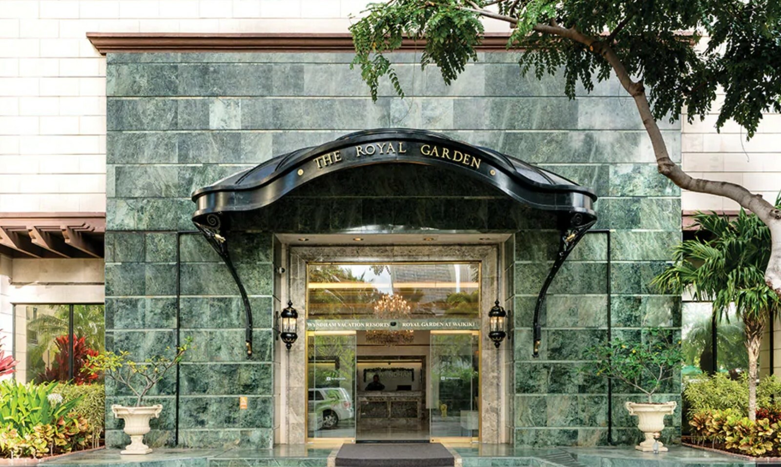 Club Wyndham Royal Garden at Waikiki Honolulu Hawaii Hotel ANY 5 Night 2023 1BR