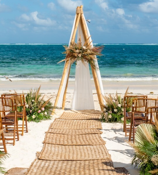The Fives Oceanfront Vacation Resort In Riviera Maya / Low Member Rates For You!