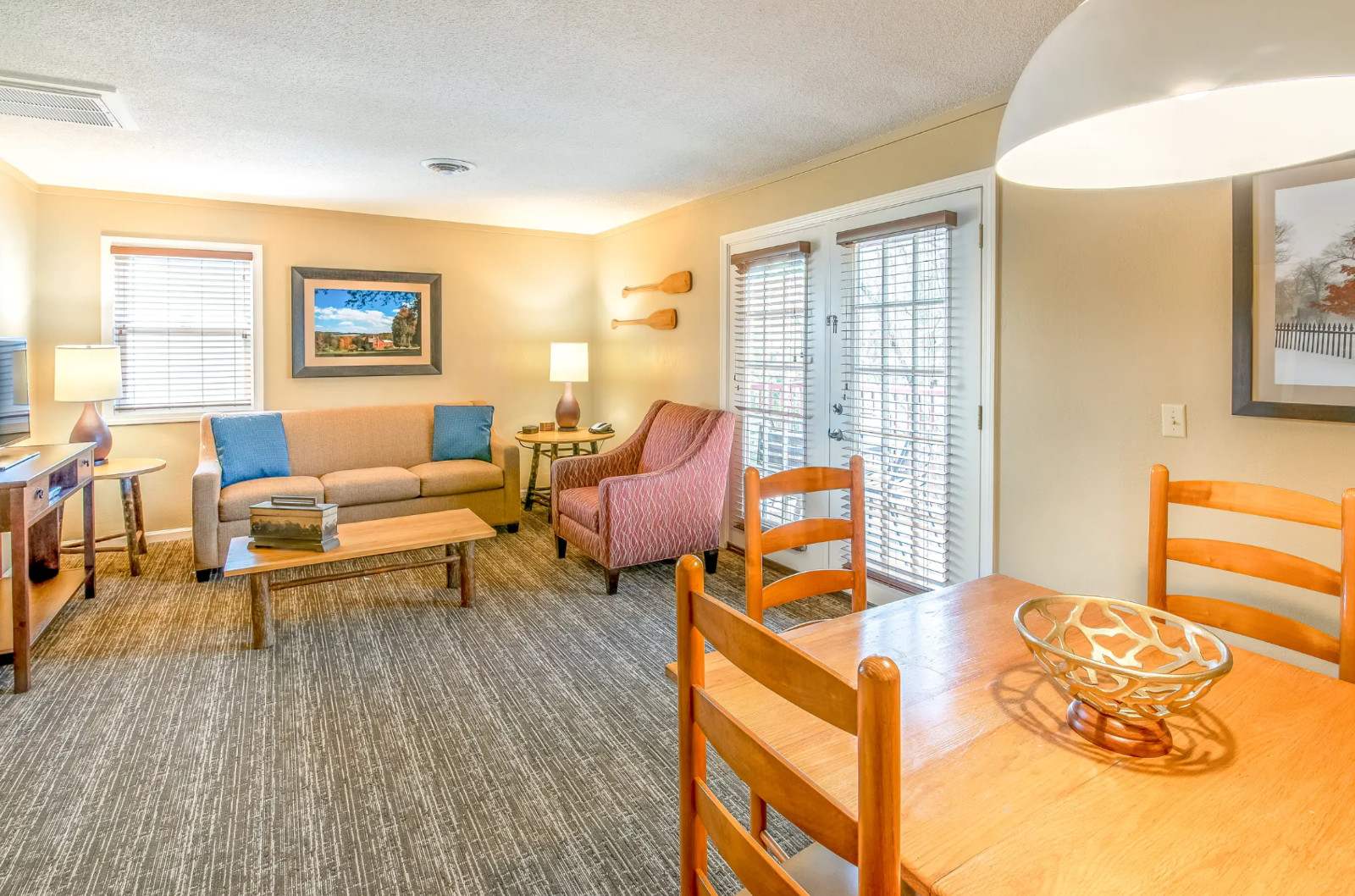 Oak n’ Spruce Resort ~ South Lee MA ~ 1BR Sleeps 4~7Nts ~ Weekly Rental 2024/25