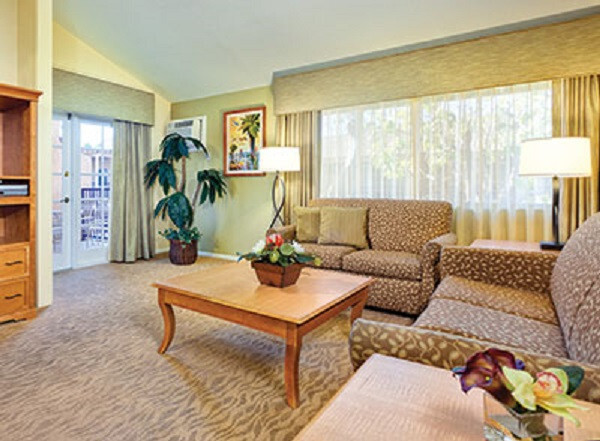 CHRISTMAS @ Worldmark Anaheim-Dolphins Cove, CA: 12/19/26-12/26/26 DISNEYLAND!