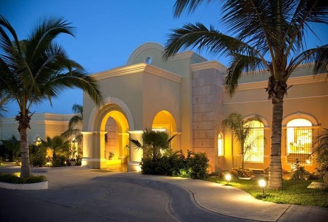 **Pueblo Bonito Emerald Bay** Resort & Spa – 7 Night Stay