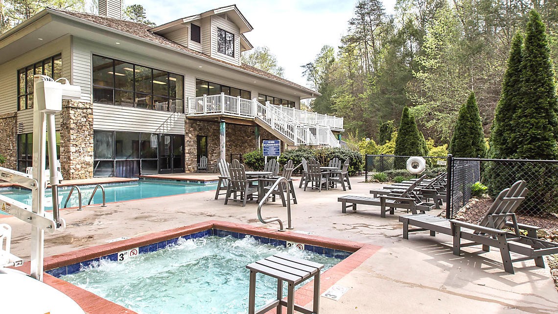 7 nights Mountainloft 2BR+Loft 2BA Sleeps 10 Dec 12-19, 2026 in Gatlinburg, TN