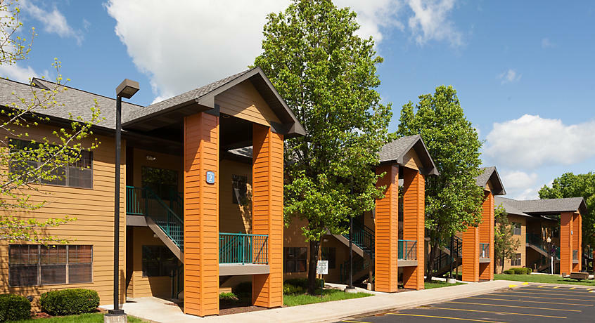 4 nights Branson MO Falls Village 1 BDRM Condo up to 4 people Fall 2026