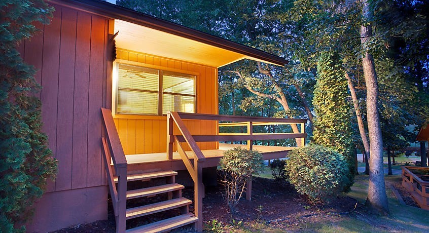 CHRISTMAS MOUNTAIN, WISCONSIN DELLS, 2 BEDROOM COTTAGE, SLEEPS 6, AUGUST 4-6