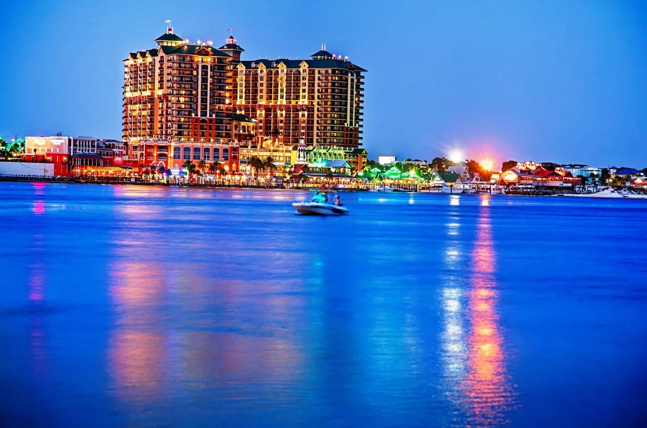 VACATION CONDO RENTAL EMERALD GRANDE DESTIN FLORIDA BEACH RESORT NO FEES!!