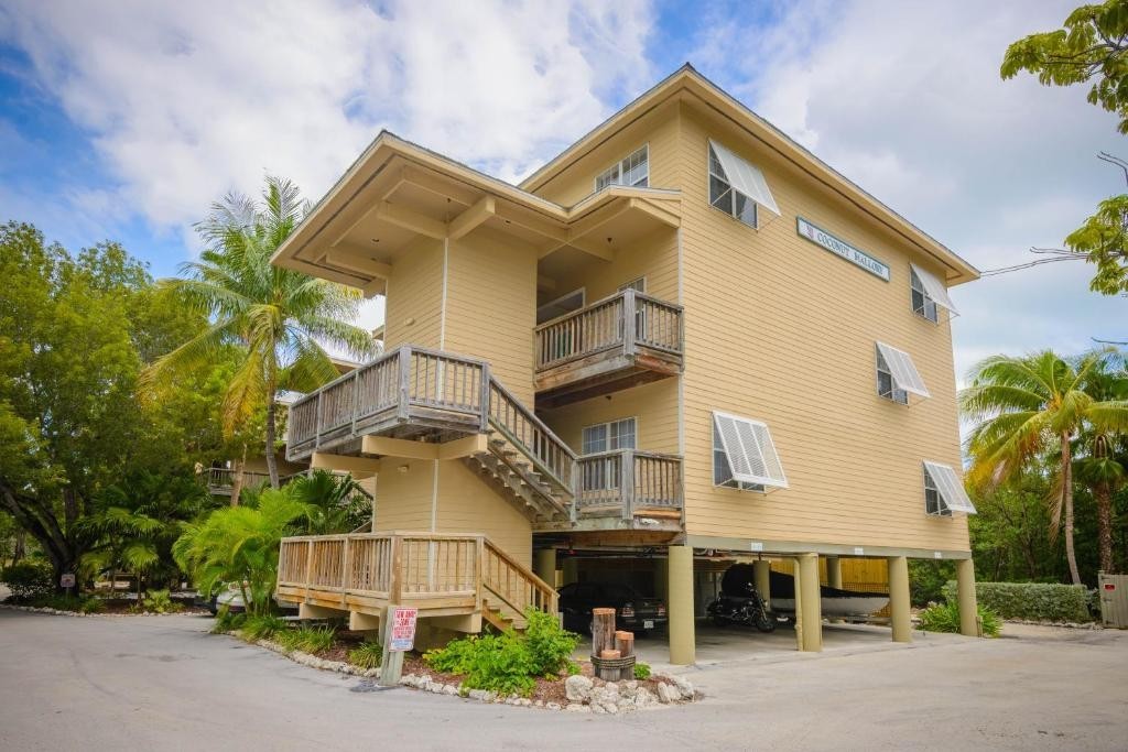 Coconut Mallory Resort and Marina 7 nights Key West Vacation for 6 people