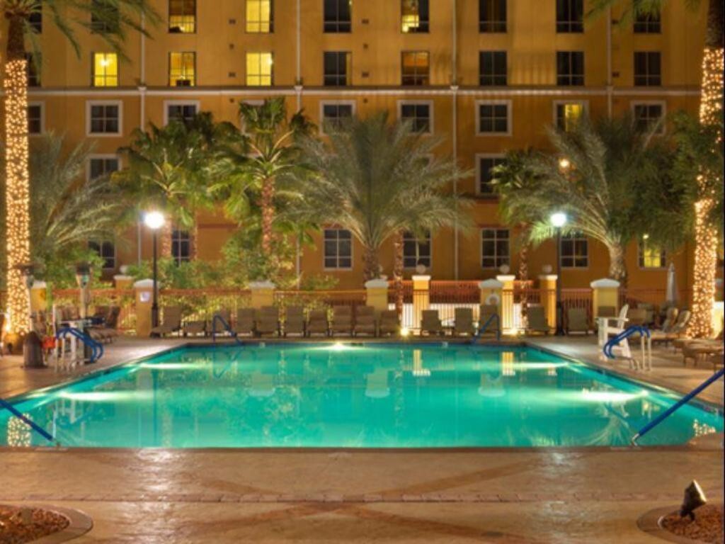 F1 RACE LAS VEGAS WYNDHAM GRAND DESERT TIMESHARE RENTAL – 1 BEDROOM CONDO