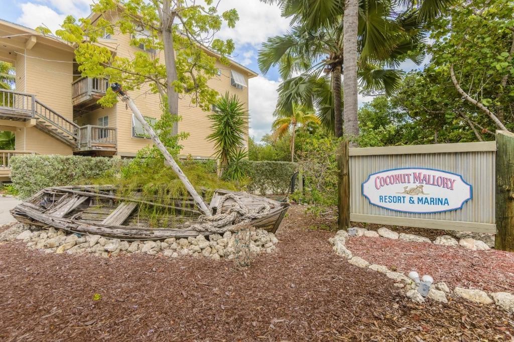 Coconut Mallory Resort and Marina 7 nights Key West Vacation for 6 people
