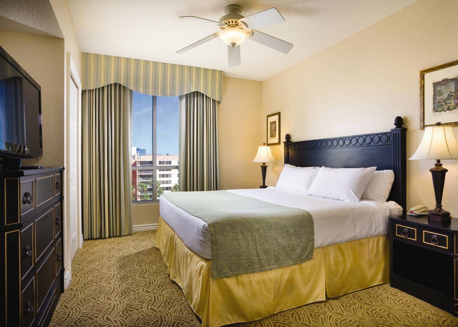 Las Vegas Wyndham Grand Desert 2BR Deluxe Suite Oct 2-5* 2026 Chiefs @ Raiders