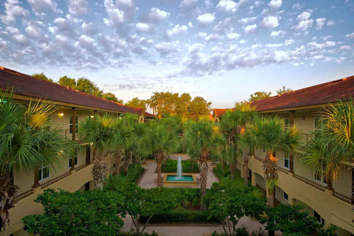 BLUE TREE RESORT 1 BED 7 NIGHT JAN 25-FEB 1,2025 WALT DISNEY WORLD