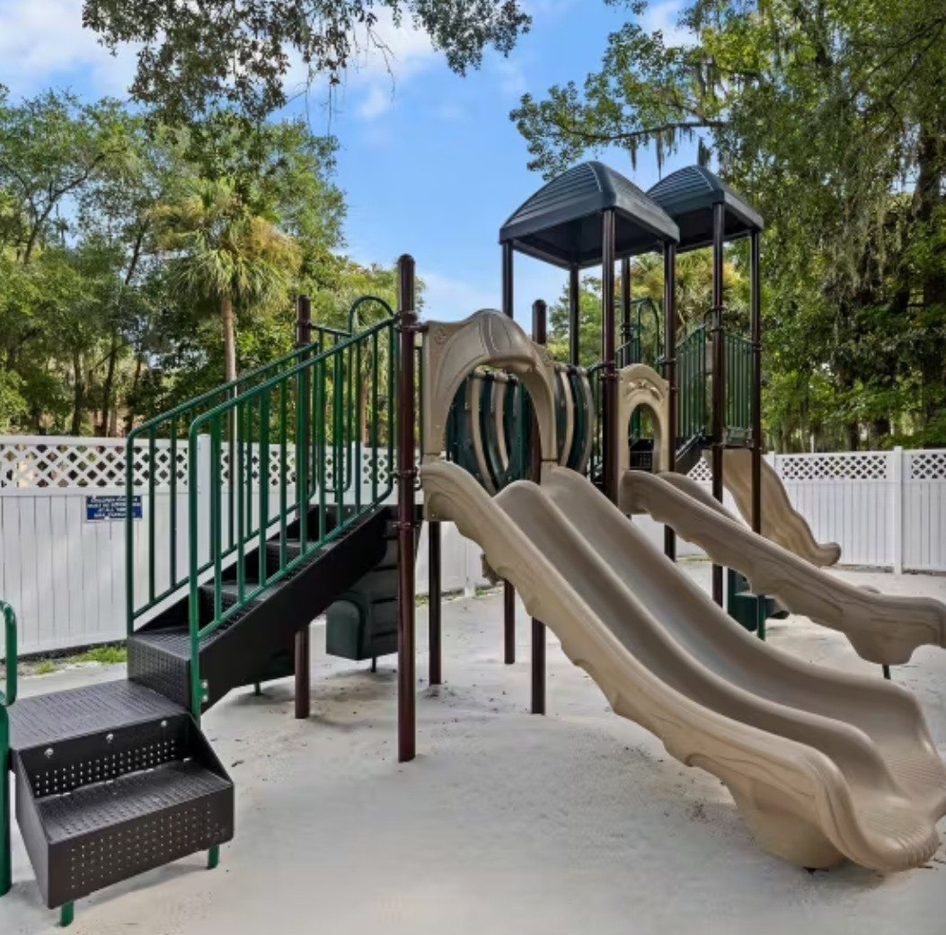 Hilton Head Island 1 Bedroom Plus Loft Villa Vacation Rental, Sleeps 6, 1 Bath