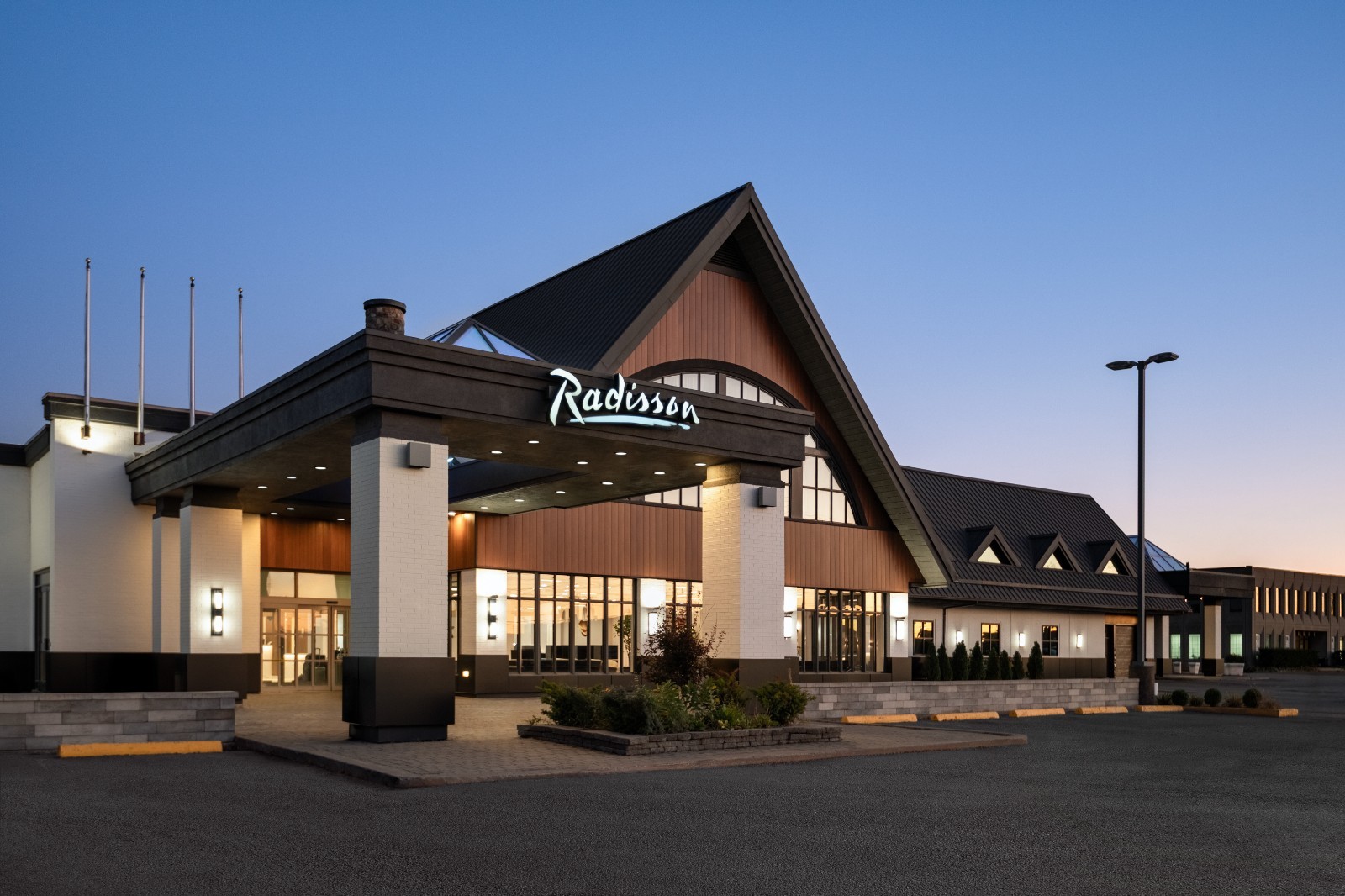 QC-Montreal, Radisson Hotel Montreal Airpor 1 night for two $215 value