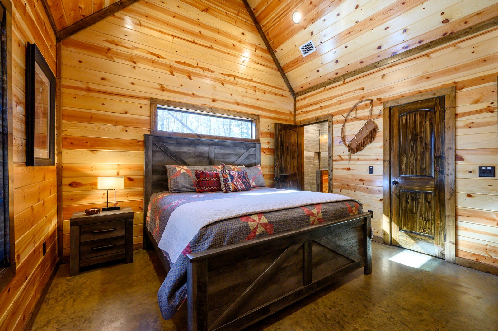 2NIGHT STAY Luxury Cabin Vacation Rental Broken Bow Okla Beavers Bend BLUE EAGLE