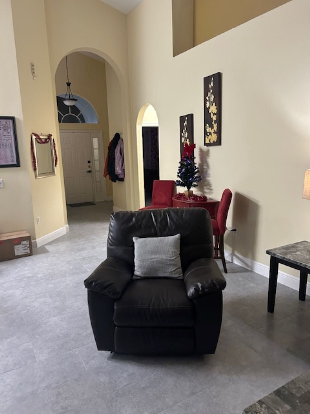 Vacation rentals – Disneyland/ Florida/ Orlando – 4 bedrooms/ 3 bath/ sleeps 12