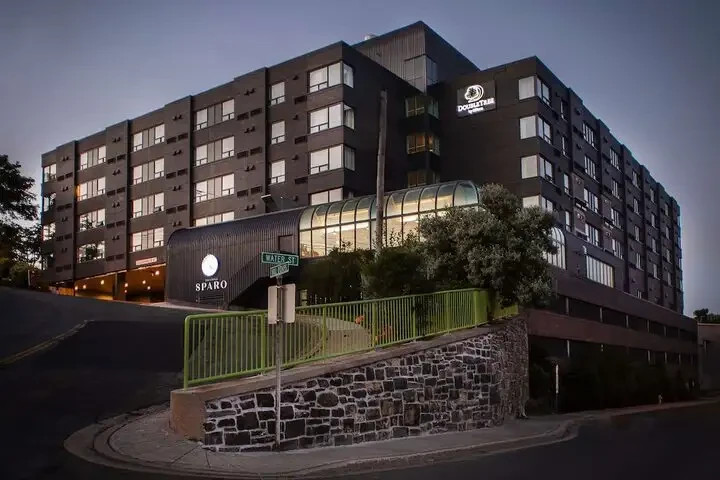 Hotel booking and city tour St.john’s Newfoundland
